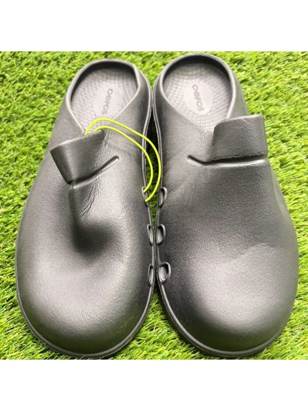 OOFOS OOcloog Clog Mens Size 8 Black Beach Outdoor Slip On Recovery Sandals